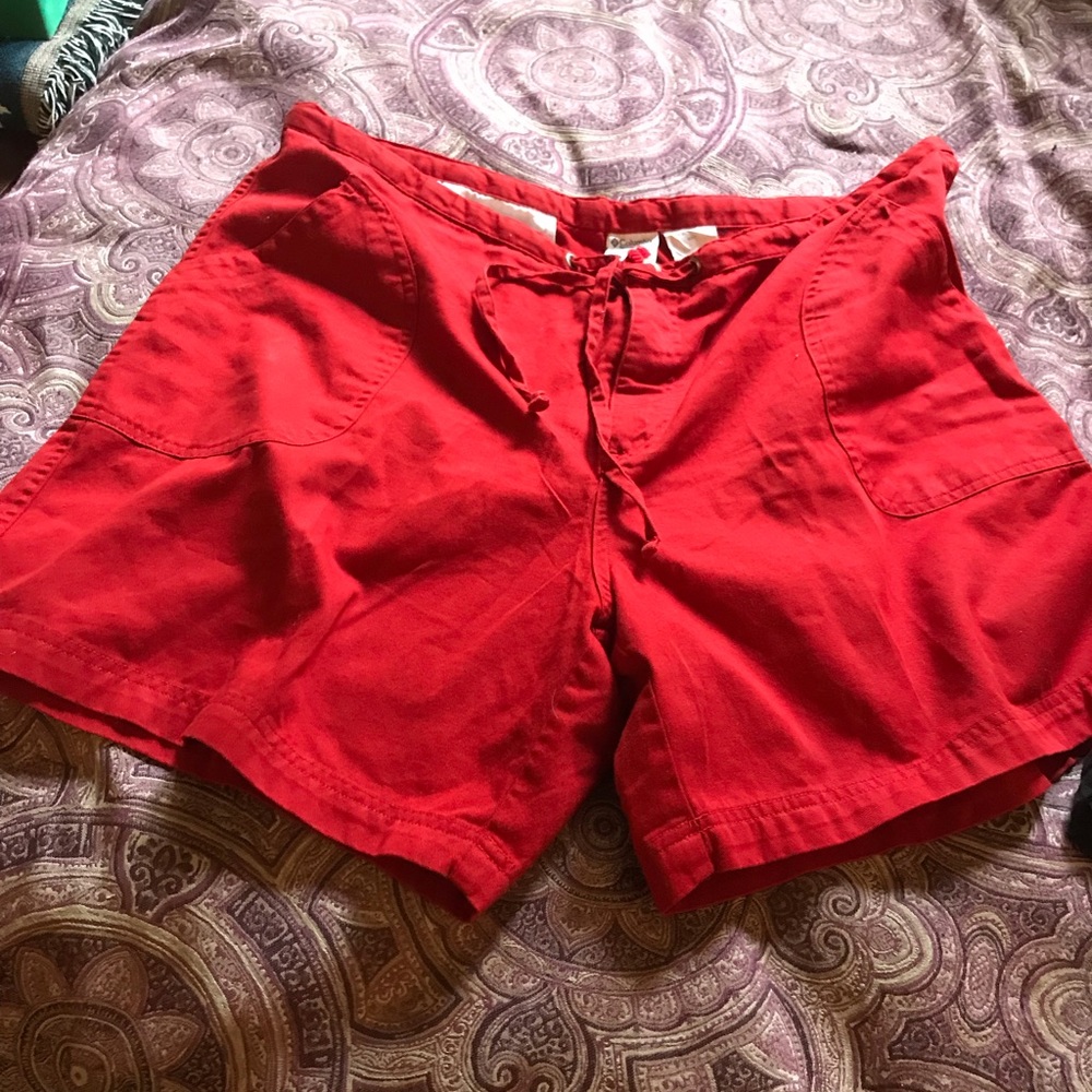 Columbia Red XL Shorts